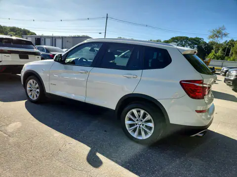 5UXWX9C36H0T23110 — 2017 BMW X3, фото 2 з Аукцион 21.10.2026, Незначні вм’ятини й подряпини