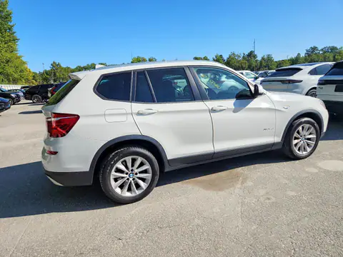5UXWX9C36H0T23110 — 2017 BMW X3, фото 3 з Аукцион 21.10.2026, Незначні вм’ятини й подряпини