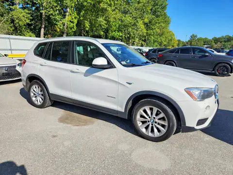 5UXWX9C36H0T23110 — 2017 BMW X3, фото 4 з Аукцион 21.10.2026, Незначні вм’ятини й подряпини