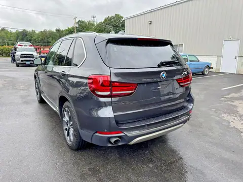 5UXKR0C58H0V66990 — 2017 BMW X5, foto 2 de Аукцион 07.10.2026, Pequeñas abolladuras y arañazos