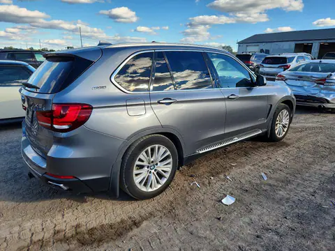 5UXKT0C39H0V95950 — 2017 BMW X5, фото 3 з Аукцион 21.10.2026, Незначні вм’ятини й подряпини