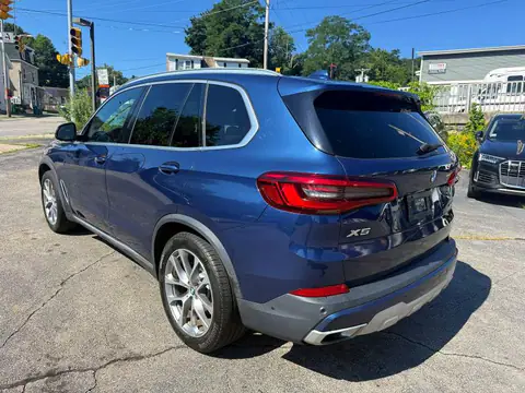 5UXCR6C53KLL22080 — 2019 BMW X5, foto 2 de Аукцион 21.10.2026, Pequeñas abolladuras y arañazos