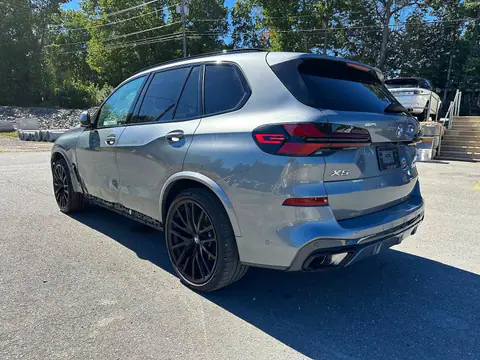 5UX13EU00S9X97026 — 2025 BMW X5, фото 2 з Аукцион 21.10.2026, Незначні вм’ятини й подряпини