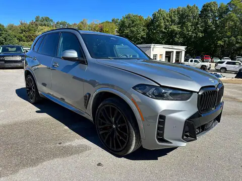 5UX13EU00S9X97026 — 2025 BMW X5, фото 4 з Аукцион 21.10.2026, Незначні вм’ятини й подряпини