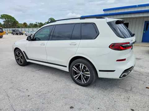 5UX23EM00P9M76096 — 2023 BMW X7, zdjęcie 2 z Аукцион 28.10.2026, Bok