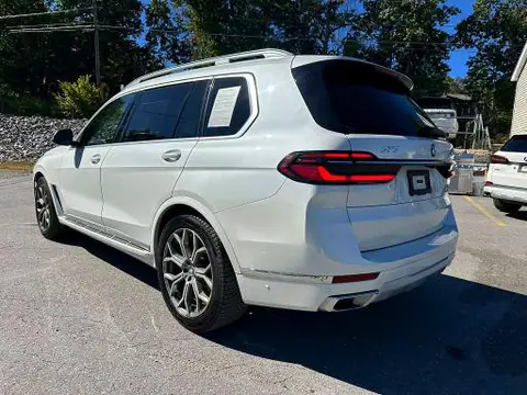 5UX23EM07S9Y26932 — 2025 BMW X7, photo 2 from Аукцион 21.10.2026, Minor dents and scratches