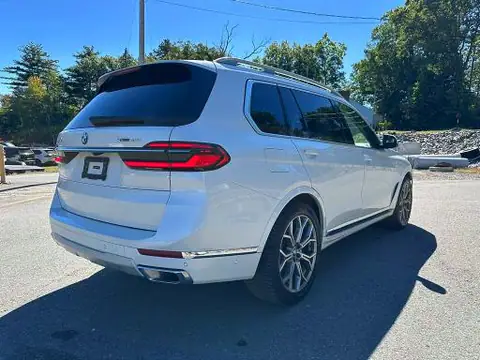 5UX23EM07S9Y26932 — 2025 BMW X7, photo 3 from Аукцион 21.10.2026, Minor dents and scratches