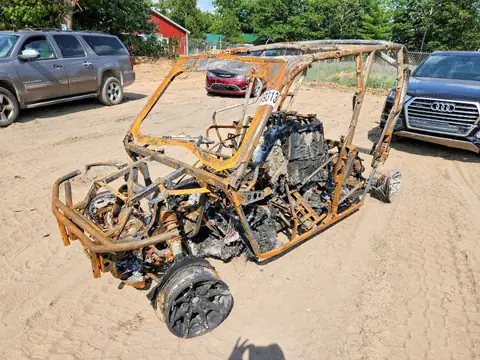 3JBKCAX29LJ000081 — 2020 Can-Am Commander, photo 2 from Аукцион 28.10.2026, Fire