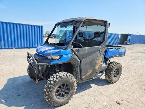 3JBUKAP48PK000134 — 2023 Can-Am Defender, фото 2 с аукциона Аукцион 15.10.2026, ПЕРЕДНЯЯ ЧАСТЬ