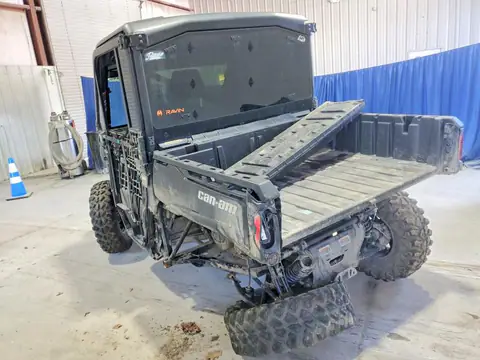3JBUFAP46RK001094 — 2024 Can-Am Defender, zdjęcie 3 z Аукцион 01.10.2026, Tył