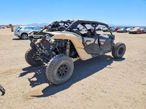 3JBVKAV2XPE000396 — 2023 Can-Am Maverick X3 MAX, zdjęcie 4 z Аукцион 23.10.2026, Drobne wgniecenia i rysy