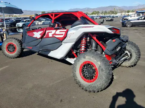 3JBVNAV22SE000604 — 2025 Can-Am Maverick X3 MAX, zdjęcie 3 z Аукцион 15.10.2026, Przód