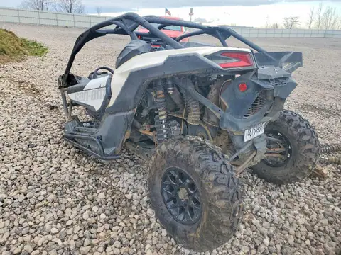 3JBVGAY41KK002434 — 2019 Can-Am Maverick X3, фото 3 с аукциона Аукцион 17.09.2026, Передняя часть