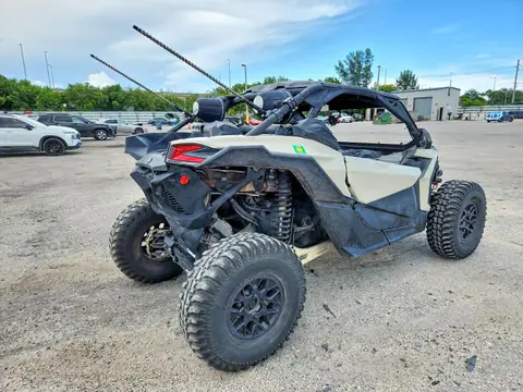 3JBVGAY4XKK002786 — 2019 Can-Am Maverick X3, фото 4 с аукциона Аукцион 21.09.2026, Мелкие вмятины и царапины