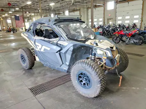 3JBVPAV40PE000734 Can-Am Maverick X3 2023 — повреждение Повреждения снизу, фото до ремонта