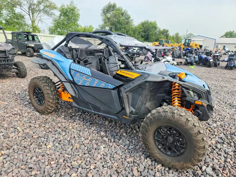 3JBVGAV48SE000604 Can-Am Maverick X3 2025 — пошкодження Бокова частина, фото до ремонту