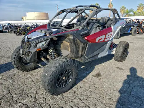 3JBVJAY22RE000491 — 2024 Can-Am Maverick, фото 2 з Аукцион 15.10.2026, Незначні вм’ятини й подряпини