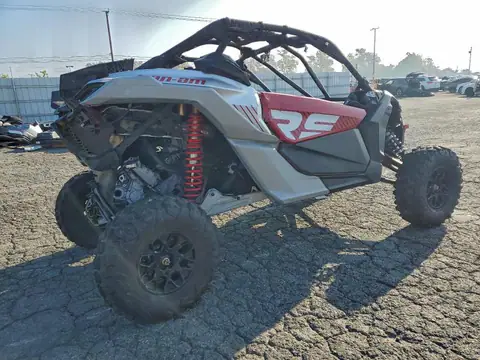 3JBVJAY22RE000491 — 2024 Can-Am Maverick, фото 4 з Аукцион 15.10.2026, Незначні вм’ятини й подряпини