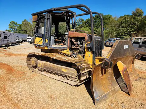 CAT00D5KEYYY00614 Caterpillar D5K 2008 — Engine fire damage, before-repair photo