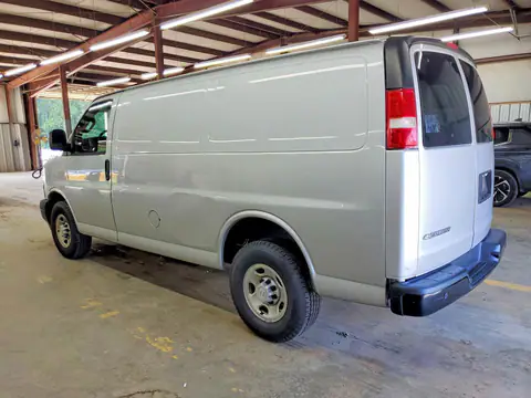 1GCWGAFP5J1309328 — 2018 Chevrolet Express 2500, ფოტო 2, Аукцион 28.10.2026, მექანიკური დაზიანება