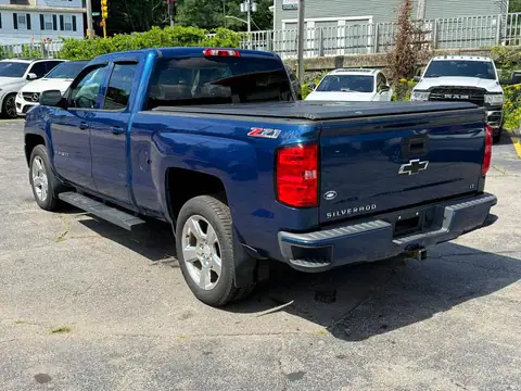 1GCVKREC8HZ243781 — 2017 Chevrolet Silverado, zdjęcie 2 z Аукцион 21.10.2026, Uszkodzenia mechaniczne
