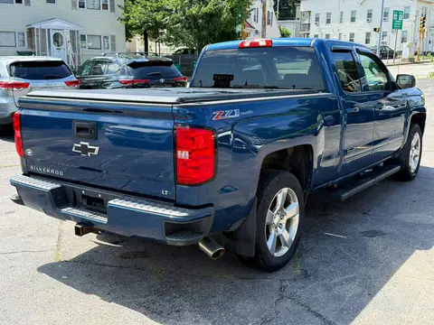 1GCVKREC8HZ243781 — 2017 Chevrolet Silverado, zdjęcie 3 z Аукцион 21.10.2026, Uszkodzenia mechaniczne