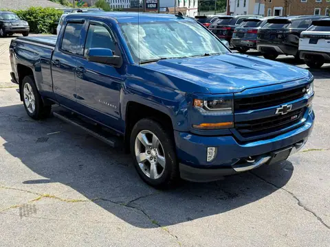 1GCVKREC8HZ243781 — 2017 Chevrolet Silverado, zdjęcie 4 z Аукцион 21.10.2026, Uszkodzenia mechaniczne