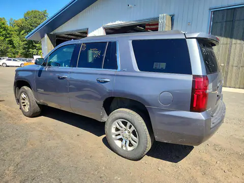 1GNSKBKC3JR237625 — 2018 Chevrolet Tahoe, photo 2 from Аукцион 22.10.2026, Minor dents and scratches