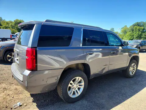 1GNSKBKC3JR237625 — 2018 Chevrolet Tahoe, photo 3 from Аукцион 22.10.2026, Minor dents and scratches