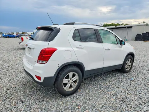 KL7CJLSBXJB707684 — 2018 Chevrolet TRAX, фото 3 з Аукцион 21.10.2026, Незначні вм’ятини й подряпини