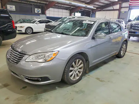 1C3CCBCG5DN520992 — 2013 Chrysler 200, Мелкие вмятины и царапины (Minor Dent/Scratches), фото до ремонта