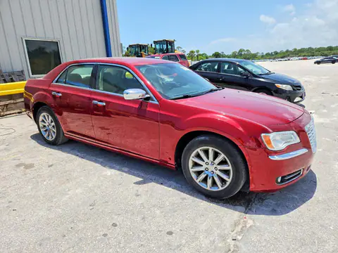 2C3CA5CG9BH529529 — 2011 Chrysler 300, photo 4 from Аукцион 21.10.2026, Minor dents and scratches