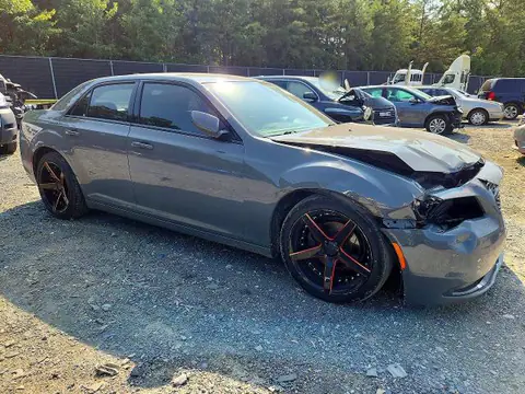 2C3CCABG0KH516396 — 2019 Chrysler 300, zdjęcie 4 z Аукцион 23.10.2026, Przód