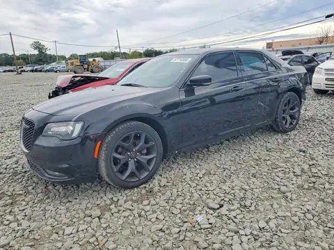2C3CCABG7MH589137 — 2021 Chrysler 300, Задня частина (Rear End), фото до ремонту