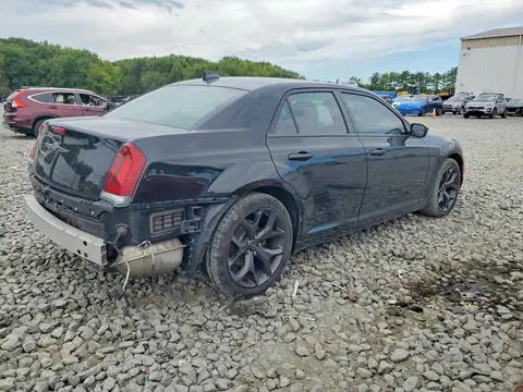 2C3CCABG7MH589137 — 2021 Chrysler 300, фото 3 з Аукцион 26.10.2026, Задня частина