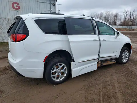 2C4RC1BG5HR668344 — 2017 Chrysler Pacifica, zdjęcie 3 z Аукцион 28.10.2026, Zalanie