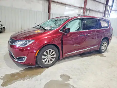 2C4RC1BG4HR524302 — 2017 Chrysler Pacifica, Rollover (Rollover), before-repair photos