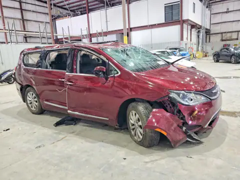 2C4RC1BG4HR524302 — 2017 Chrysler Pacifica, photo 4 from Аукцион 21.10.2026, Rollover
