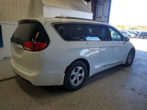 2C4RC1EG1HR846519 — 2017 Chrysler Pacifica, ფოტო 3, Аукцион 29.10.2026, ქვედა ნაწილის დაზიანება