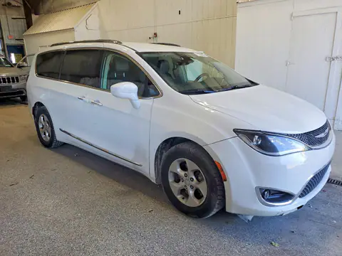 2C4RC1EG1HR846519 — 2017 Chrysler Pacifica, ფოტო 4, Аукцион 29.10.2026, ქვედა ნაწილის დაზიანება