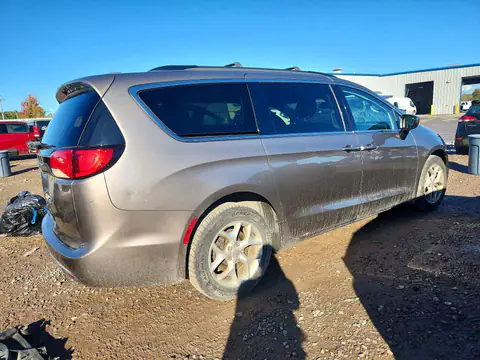 2C4RC1BG3HR777434 — 2017 Chrysler Pacifica, photo 3 from Аукцион 26.10.2026, Front end