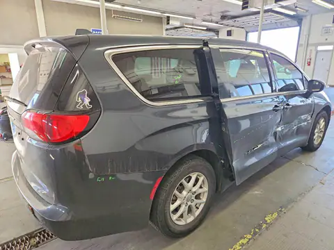 2C4RC1CG1KR698320 — 2019 Chrysler Pacifica, photo 3 from Аукцион 23.10.2026, Side