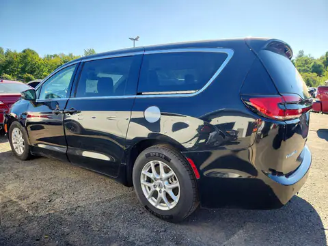 2023 CHRYSLER PACIFICA VIN 2C4RC1BG8PR627530 фото 2