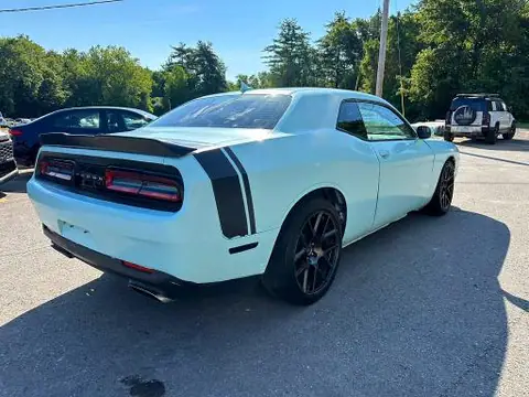 2C3CDZFJ8HH598078 — 2017 Dodge Challenger, zdjęcie 3 z Аукцион 28.10.2026, Drobne wgniecenia i rysy