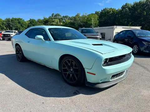 2C3CDZFJ8HH598078 — 2017 Dodge Challenger, zdjęcie 4 z Аукцион 28.10.2026, Drobne wgniecenia i rysy