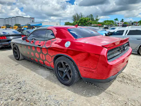 2C3CDZBT6HH622613 — 2017 Dodge Challenger, foto 2 de Аукцион 23.10.2026, Pequeñas abolladuras y arañazos