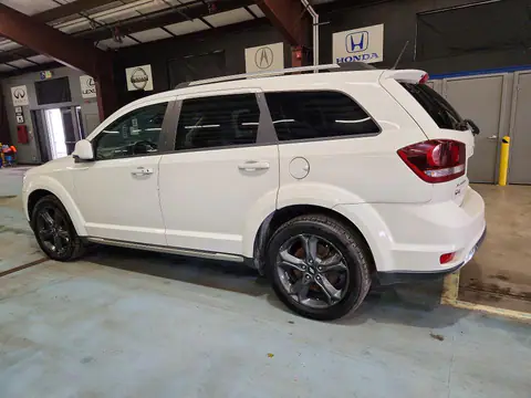 3C4PDCGG0JT378587 — 2018 Dodge Journey, foto 2 de Аукцион 22.10.2026, Pequeñas abolladuras y arañazos