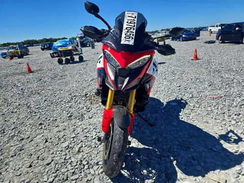 ZDMAALVW6NB013397 — 2022 Ducati Multistrada, foto 2 de Аукцион 16.10.2026, Pequeñas abolladuras y arañazos