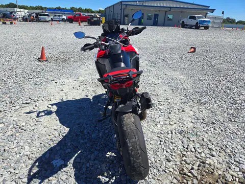 ZDMAALVW6NB013397 — 2022 Ducati Multistrada, foto 4 de Аукцион 16.10.2026, Pequeñas abolladuras y arañazos