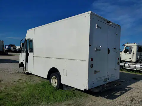 1FC2E3KL2CDA91739 — 2012 Ford E350, zdjęcie 2 z Аукцион 19.10.2026, Drobne wgniecenia i rysy